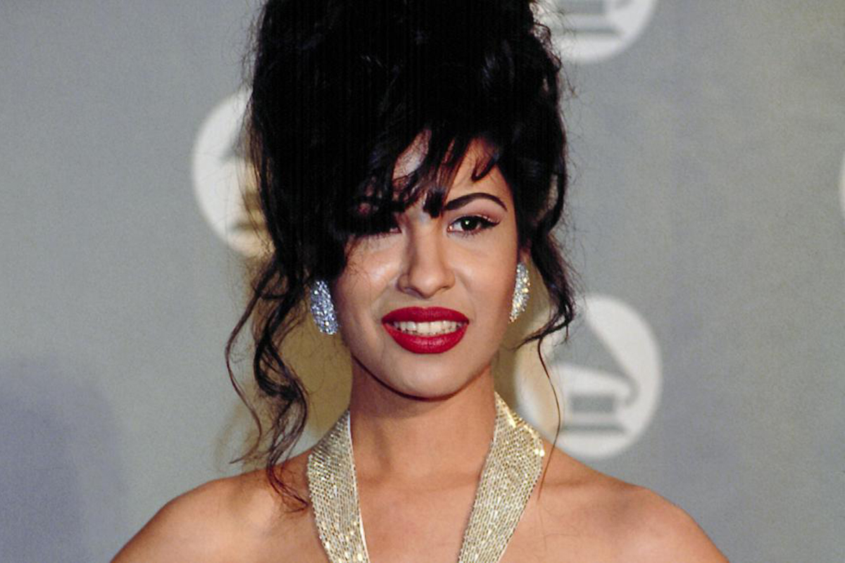 Selena Quintanilla-Perez, 1995 yılında, 24 yaşındayken trajik bir biçimde ö...