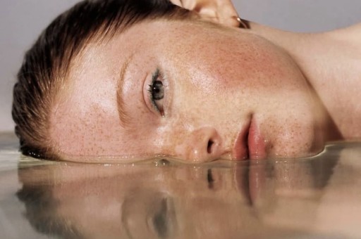 Yaşlanma Karşıtı Cilt Bakım Rutini ve İpuçları