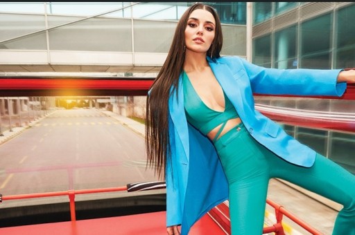 Nocturne: Şehirli Kadının Romantik ve Modern Tarzı