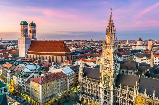 Hem Gotik Hem Fütüristik: Münih