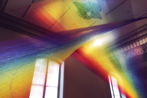 Binlerce Renkli İplikten Müthiş Bir Gökkuşağı