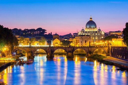 Biraz Şarap, Biraz Makarna ve Gucci, Fendi, Prada…