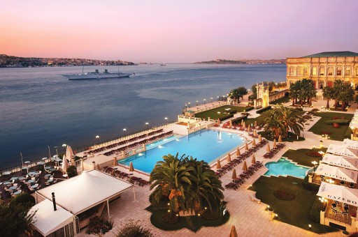 İstanbul’un Kalbinde Yüzmenin Keyfini Sürün