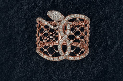 Bir Efsaneyi Boynunuzda Taşıyın