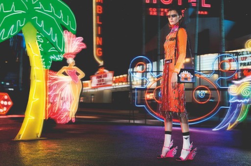 Prada, Vegas’ın Neon Ormanında