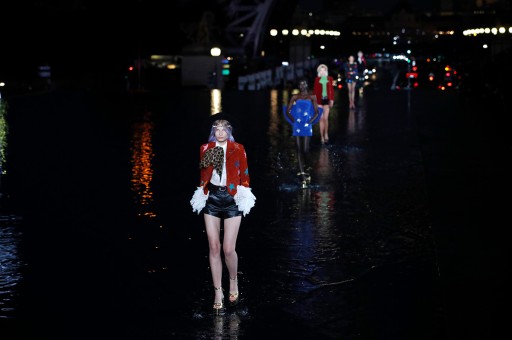 Işıltılı Bir Paris Gecesi