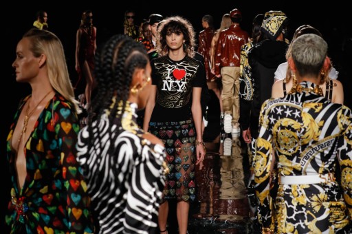 Versace Geçmişini Unutmadı