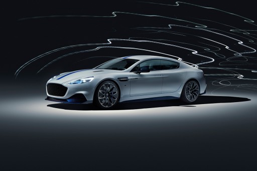 Aston Martin’den Çifte İlk