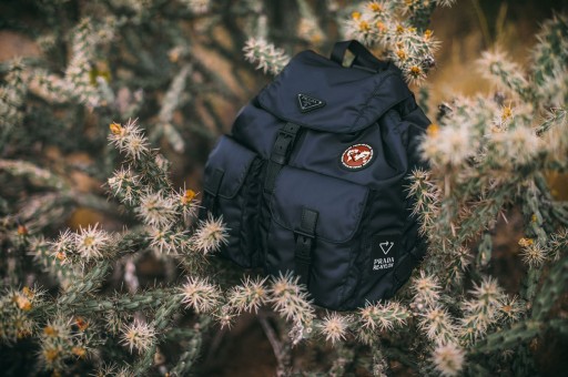 Prada Dünyayı Seviyor