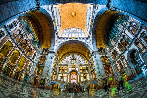 Tren İstasyonlarında Zaman Yolculuğu