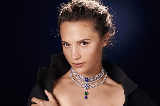 Değerli Taşlarla Yazılan Biyografi