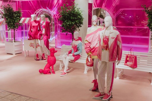 Pespembe Bir İş Birliği: Balmain x Barbie