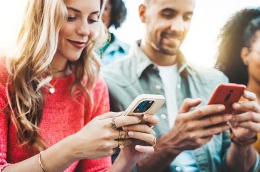 Sosyal Medya Bağımlılığı Yalnız Hissetme Duygusuna Eş!