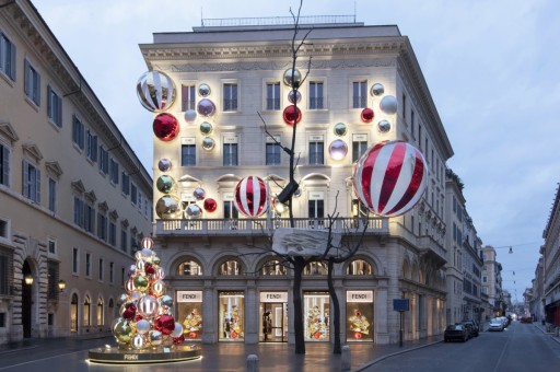 FENDI’nin Roma’daki Muhteşem Süslemeleri