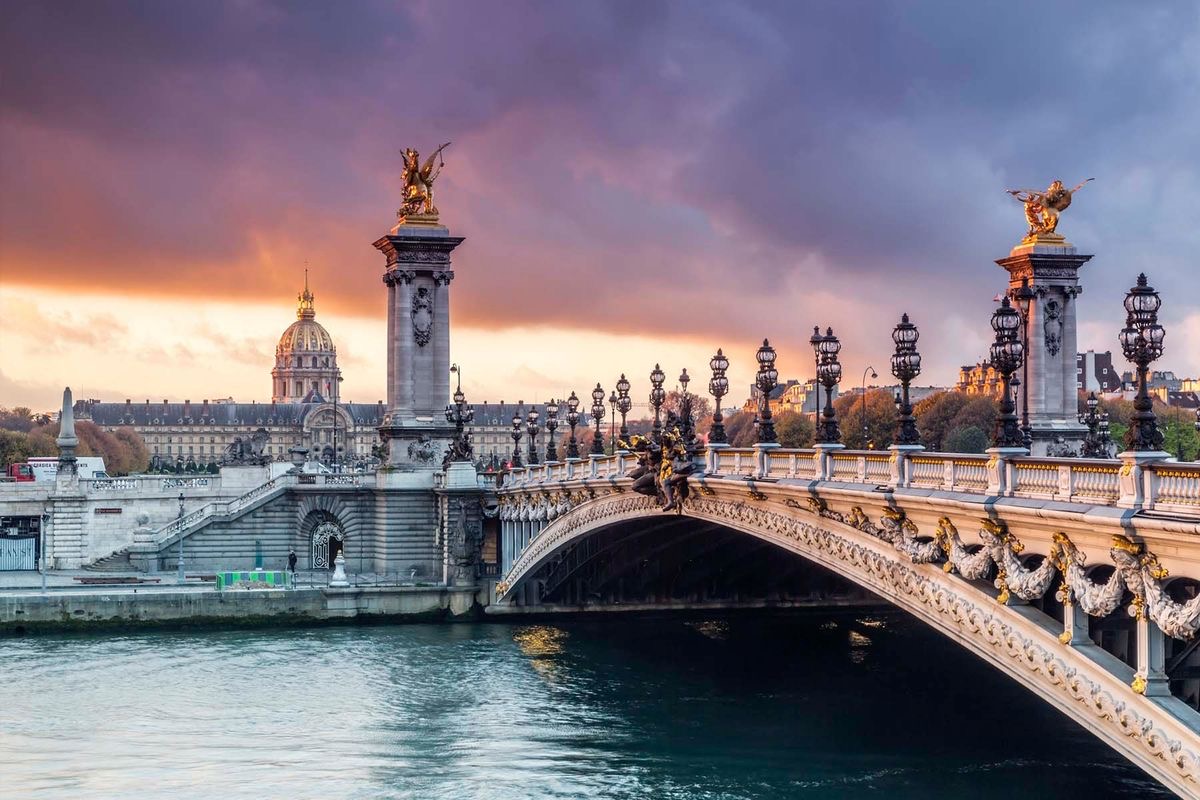Paris’in Sembolü Seine Nehri Bir Asır Sonra Yüzmeye Açıldı!