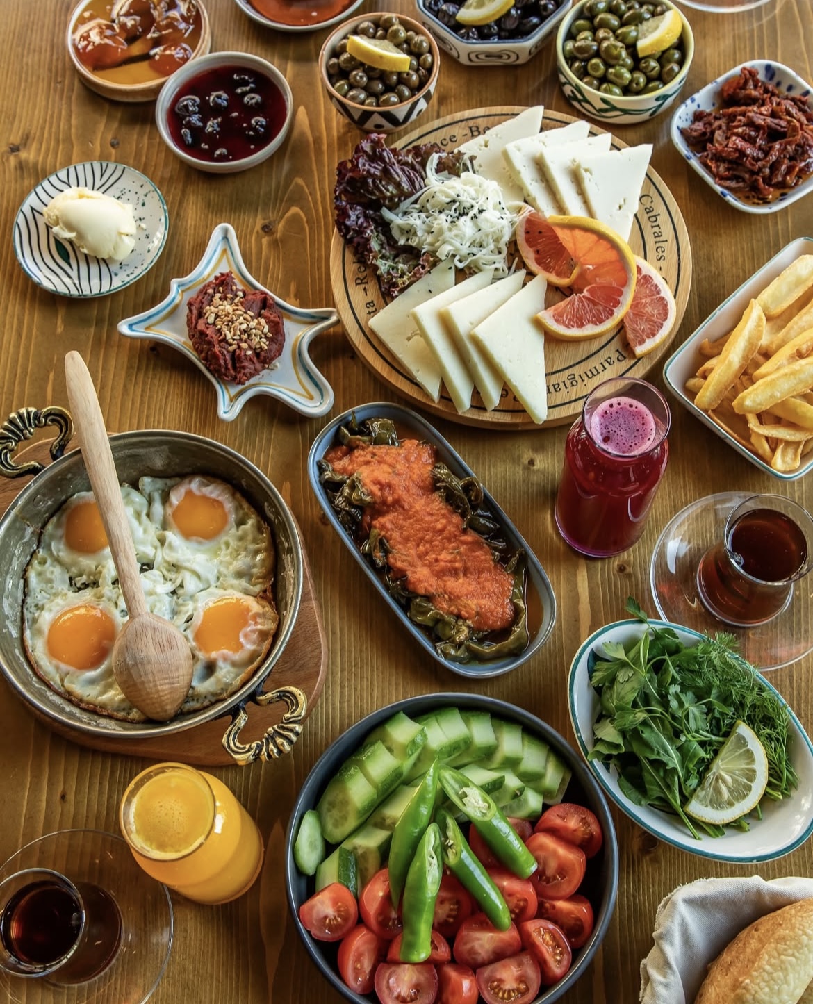 İzmir En İyi Kahvaltı Mekanları ve Önerileri