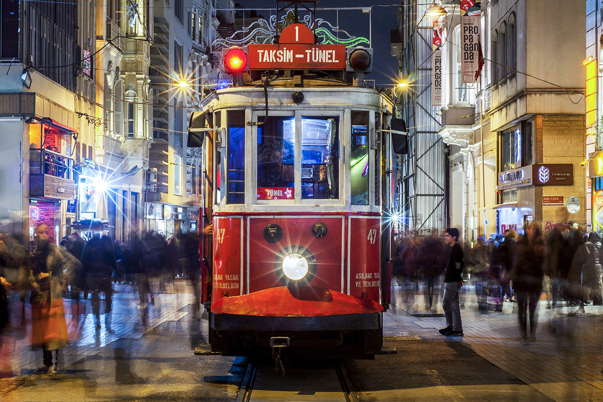 Eski Dostlarla Yeniden Birlikte