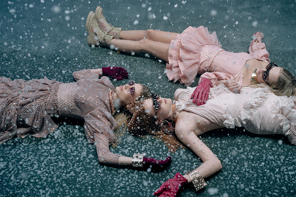 Beklenenin Ötesinde, Sınırların Dışında